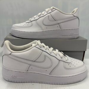 Nike Air Force 1 Low LE Triple White (GS) Kids Sneakers Size 7Y DH2920-111